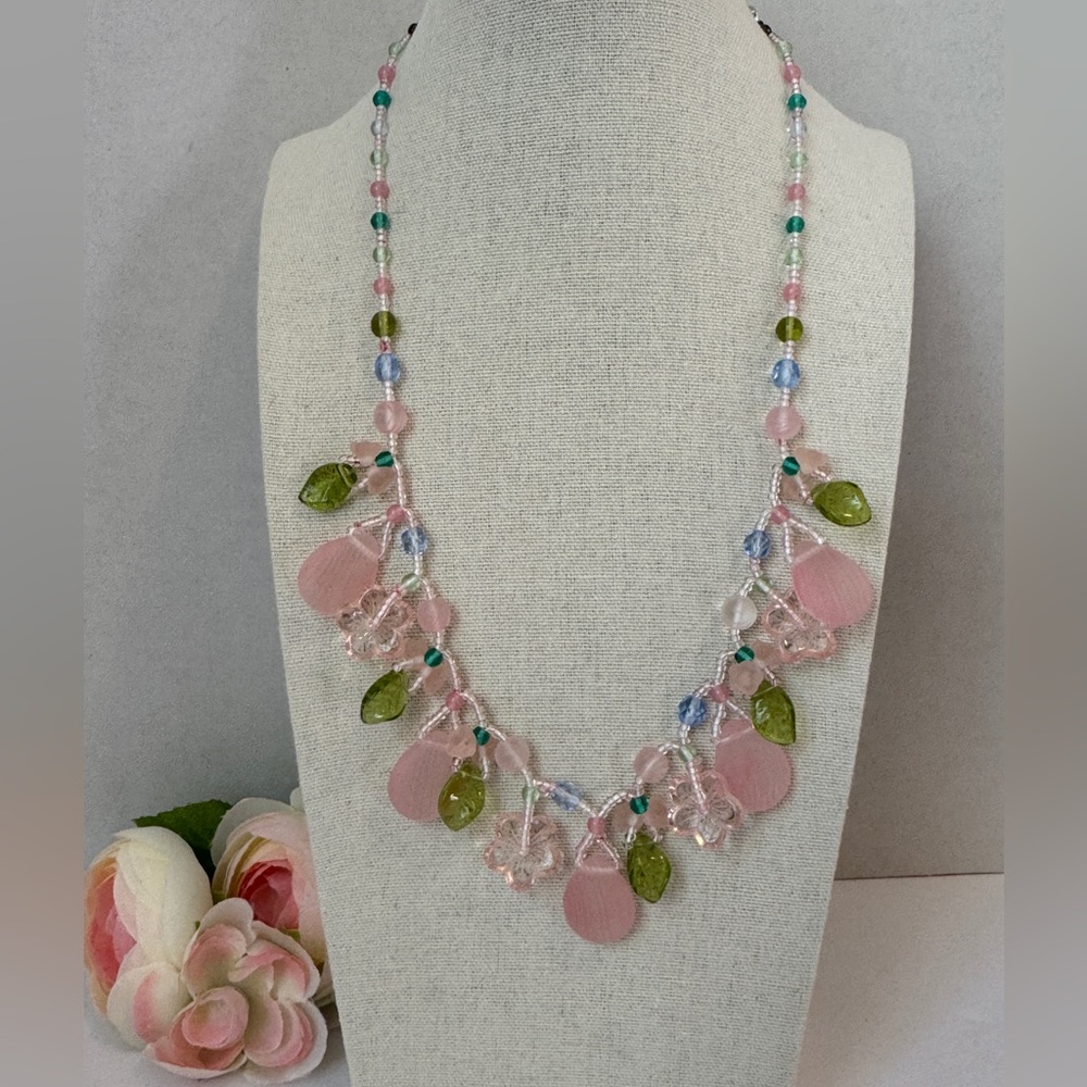 Elegant Floral Beaded Necklace 20”